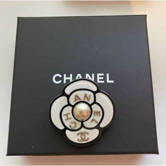 Chanel 19P Resin and Pearl Camellia Brooch - Unused - Picture 1 of 9
